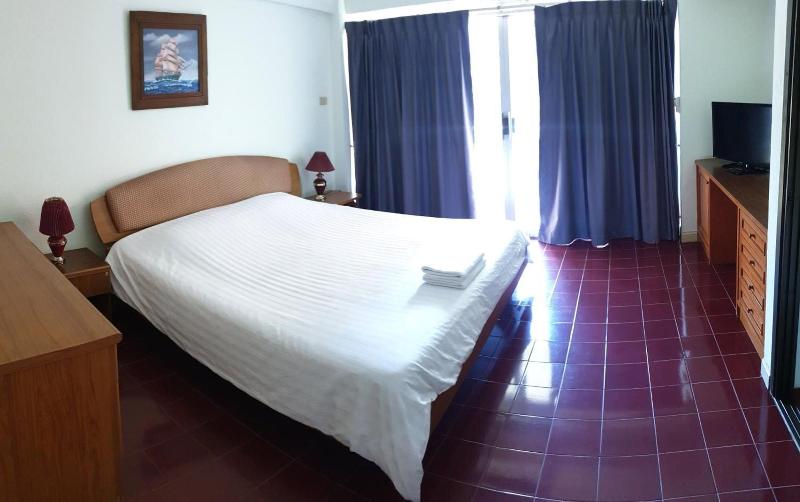 Walking Street Hostel By New Wave Adults Only image