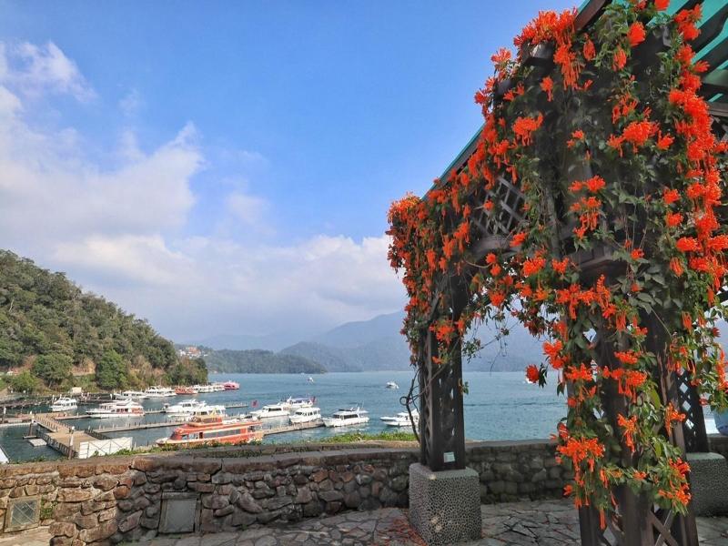 Sunmoonlake Loft Inn image