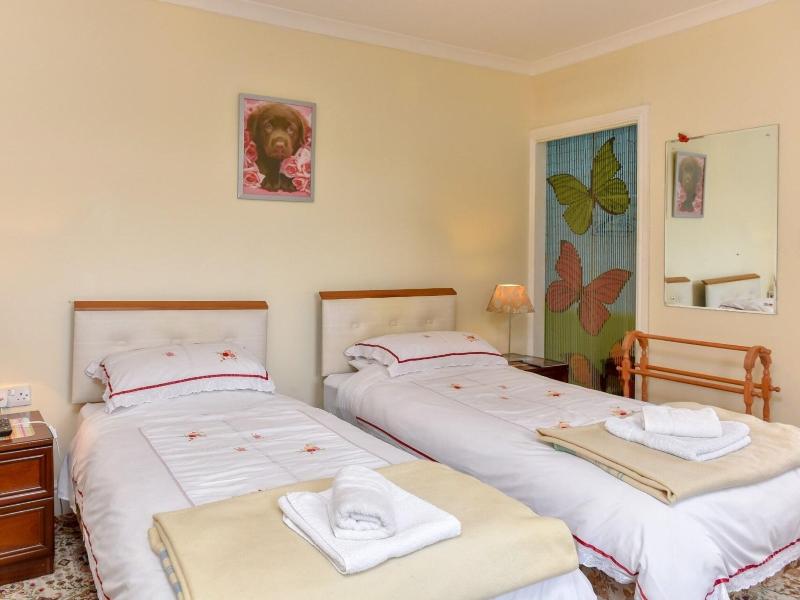 The Warren Guest House image