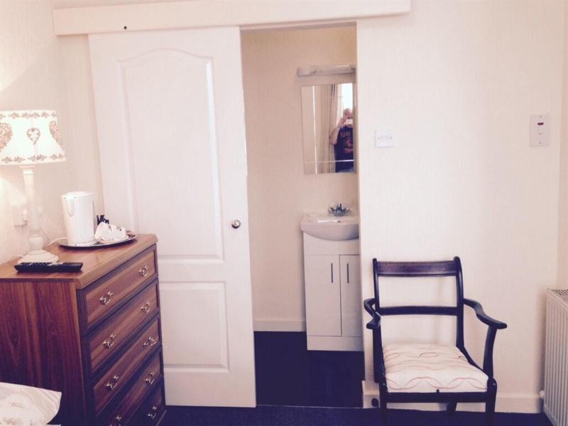 Hazelgrove Guest House image