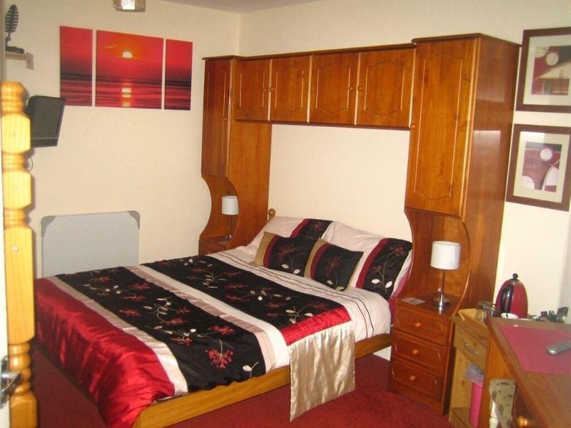 Gleneagles Guest House image