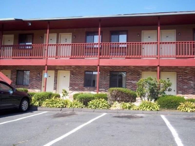 Naugatuck Motor Lodge — photo 2