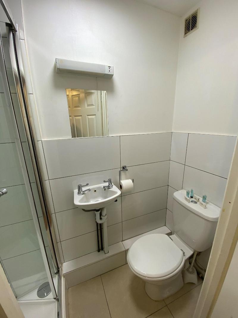 Buckingham Guest House For Contractors image