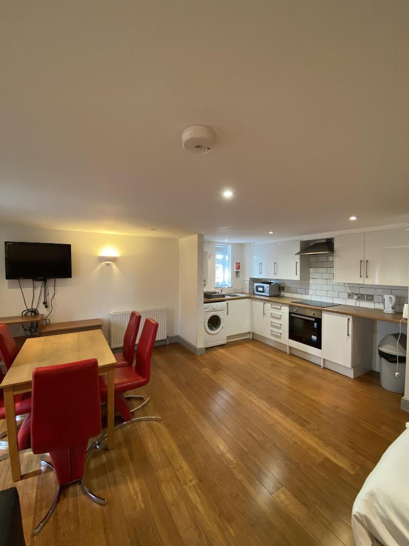 Buckingham Guest House For Contractors image
