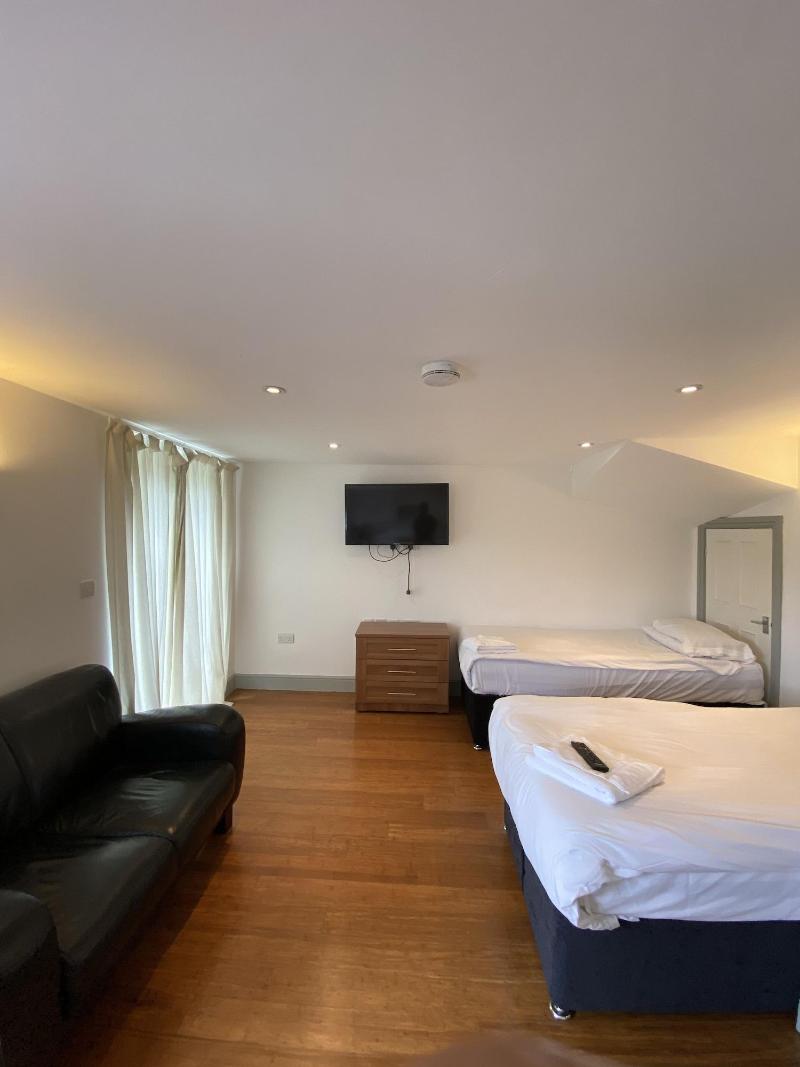 Buckingham Guest House For Contractors image