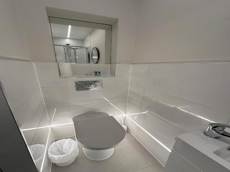 Buckingham Guest House For Contractors image