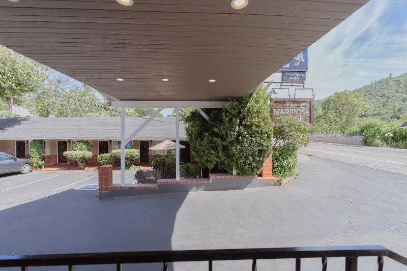 Mariposa Lodge image