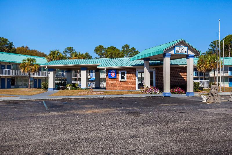 Motel 6 Tifton Ga image