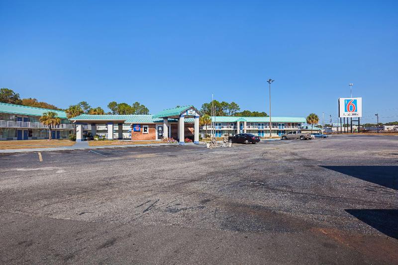 Motel 6 Tifton Ga image