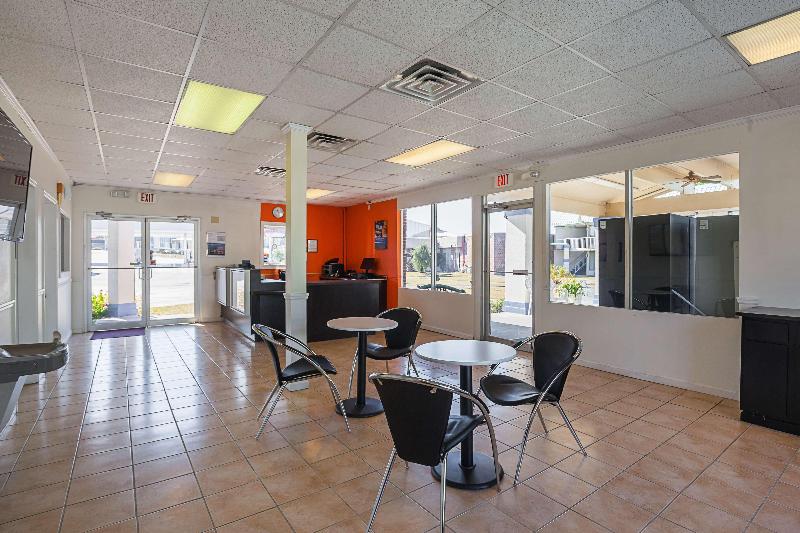 Motel 6 Tifton Ga image