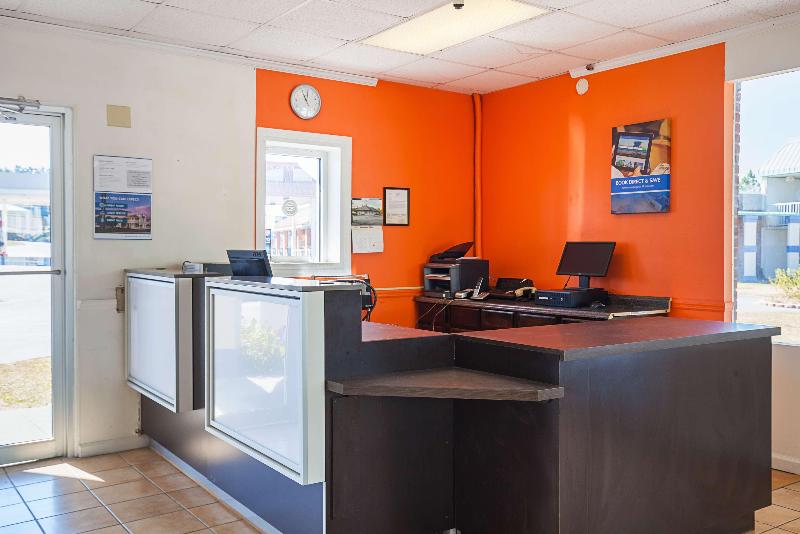 Motel 6 Tifton Ga image