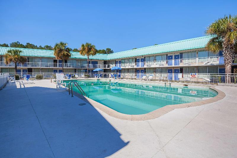 Motel 6 Tifton Ga image