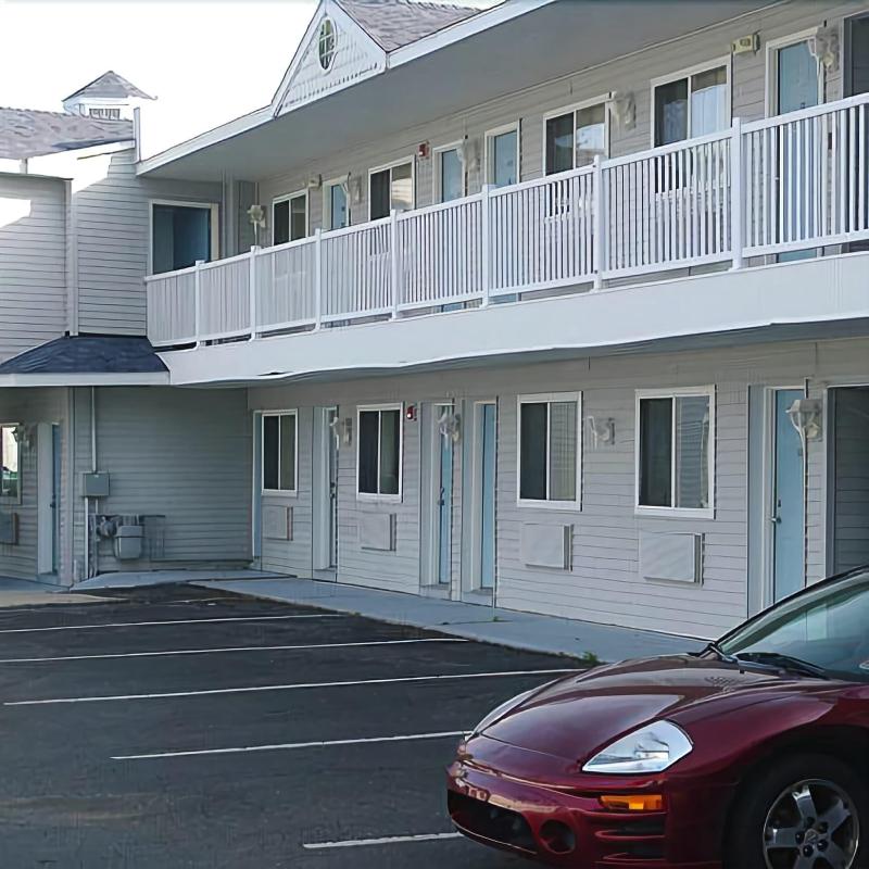 Mackinaw Budget Inn — general view
