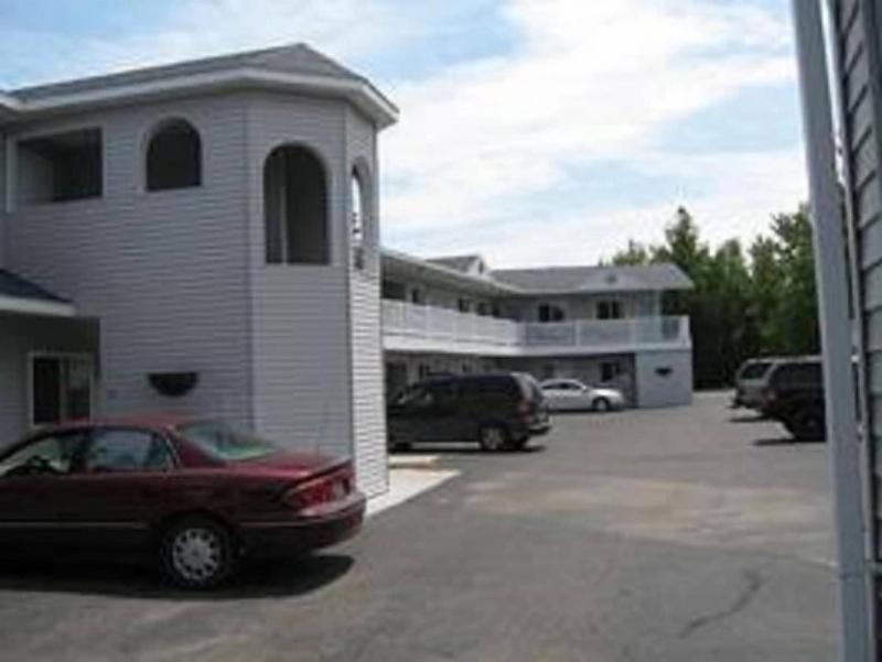 Mackinaw Budget Inn