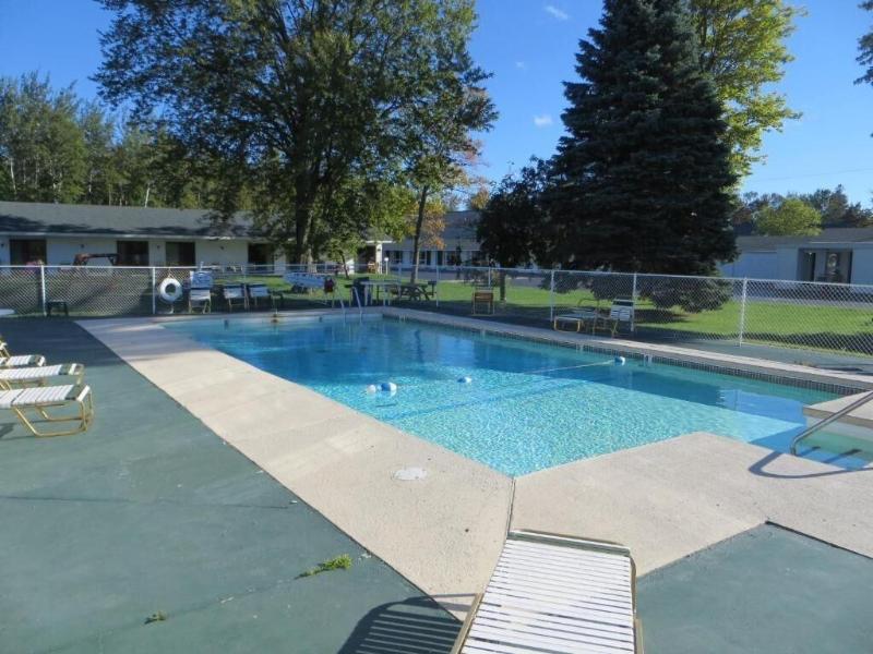 Mackinaw Budget Inn