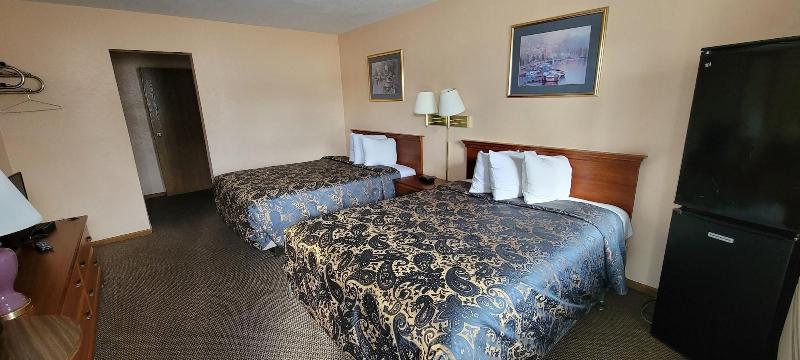 Mackinaw Budget Inn — photo 9