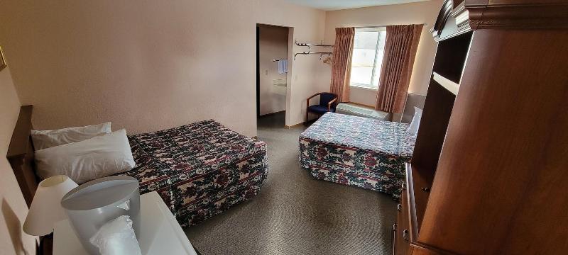 Mackinaw Budget Inn — photo 3