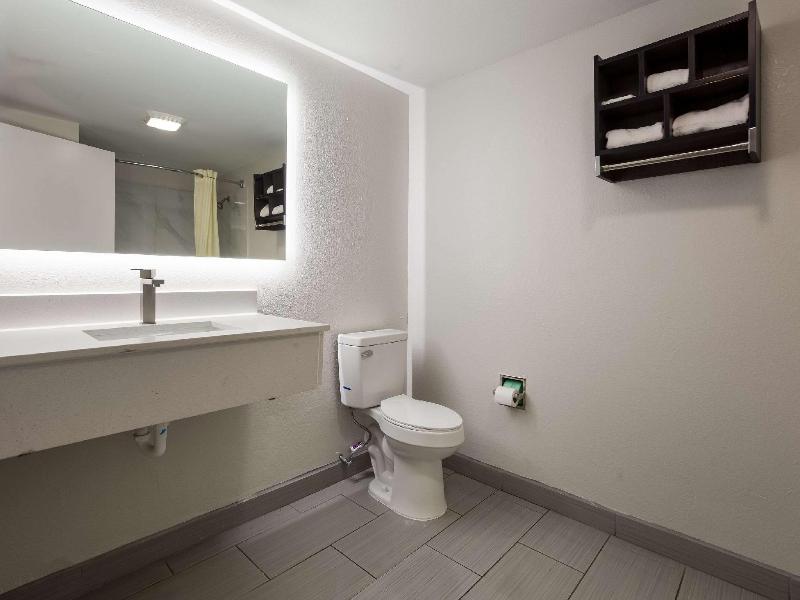 Americas Best Value Inn Suites Mobile image