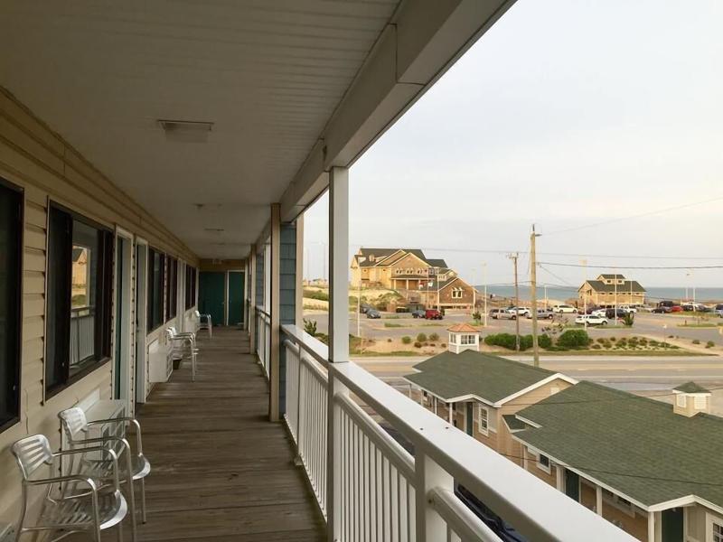 Seahorse Inn And Cottages image