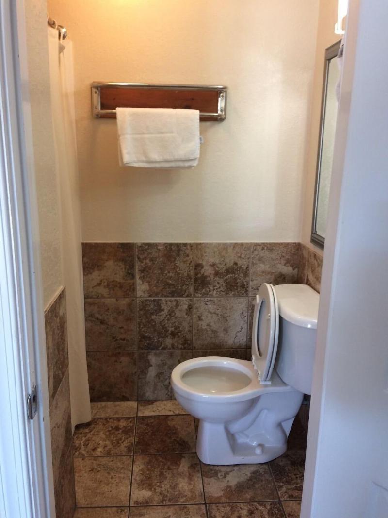 Seahorse Inn And Cottages image