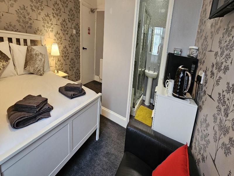 The Roslyn Hotel image