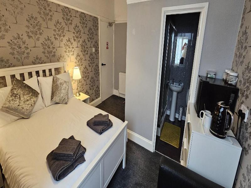 The Roslyn Hotel image