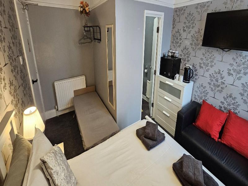 The Roslyn Hotel image