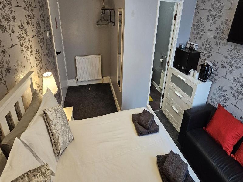 The Roslyn Hotel image
