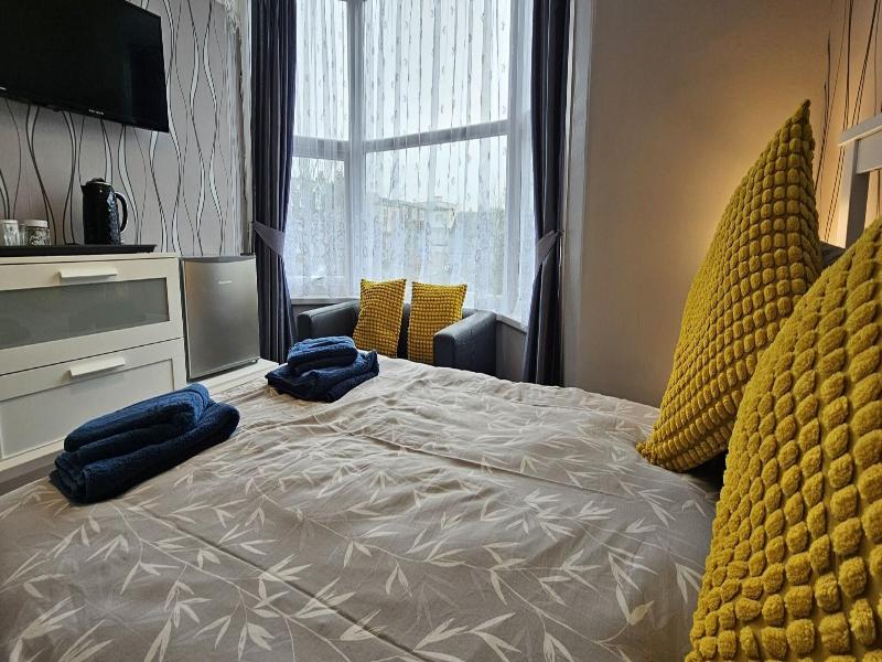 The Roslyn Hotel image