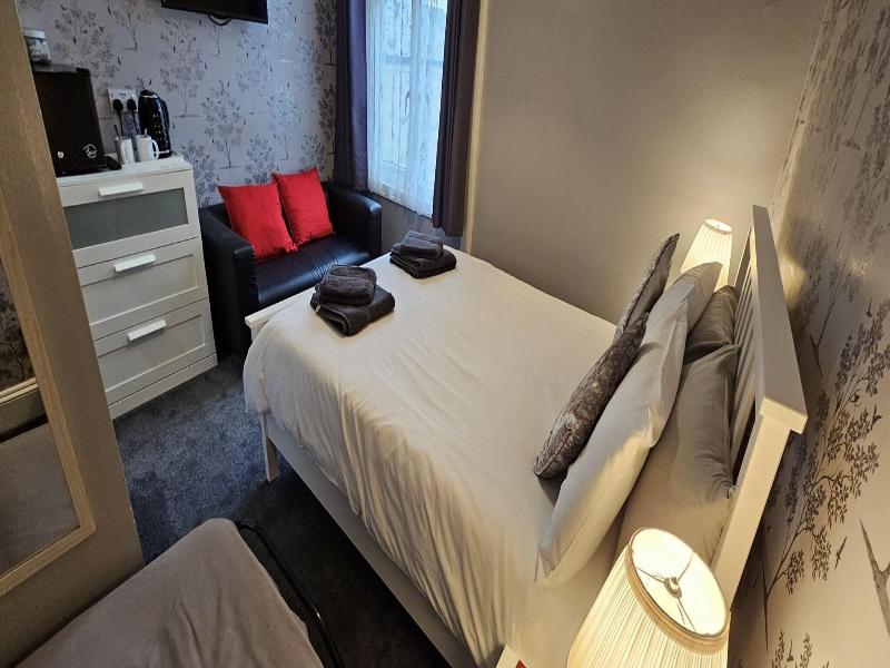 The Roslyn Hotel image