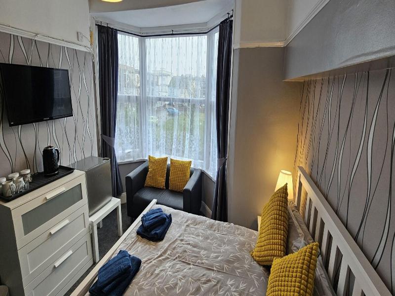 The Roslyn Hotel image