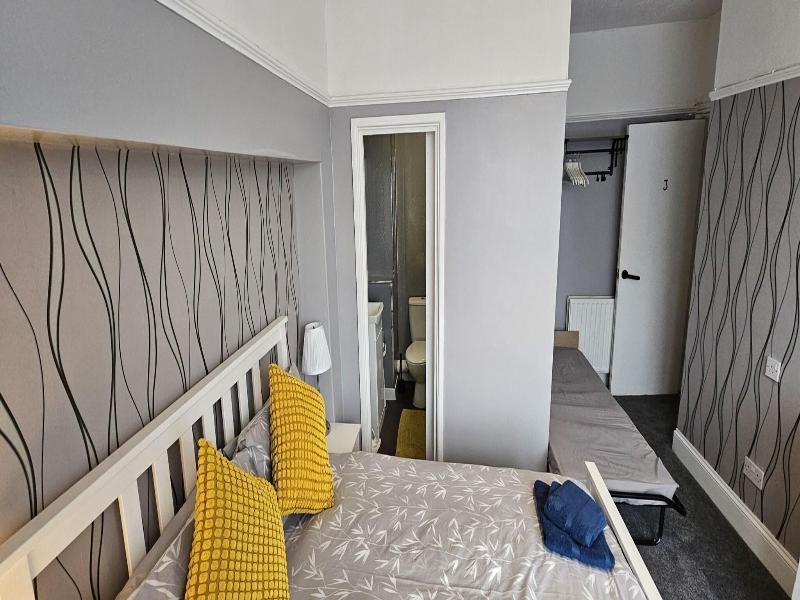 The Roslyn Hotel image