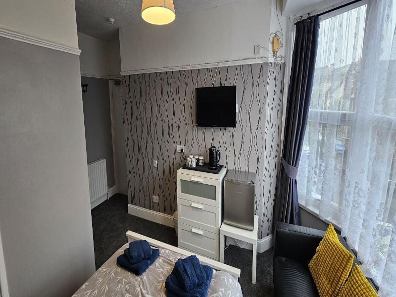 The Roslyn Hotel image