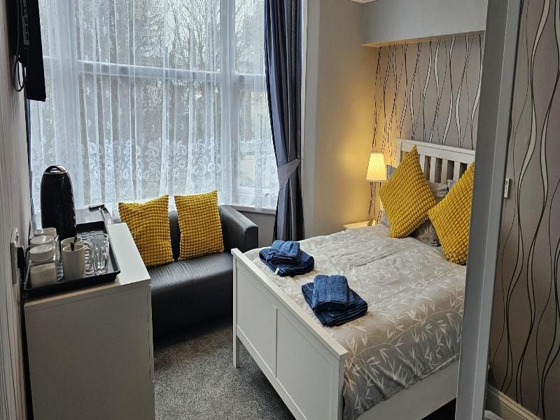 The Roslyn Hotel image