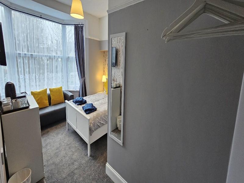 The Roslyn Hotel image