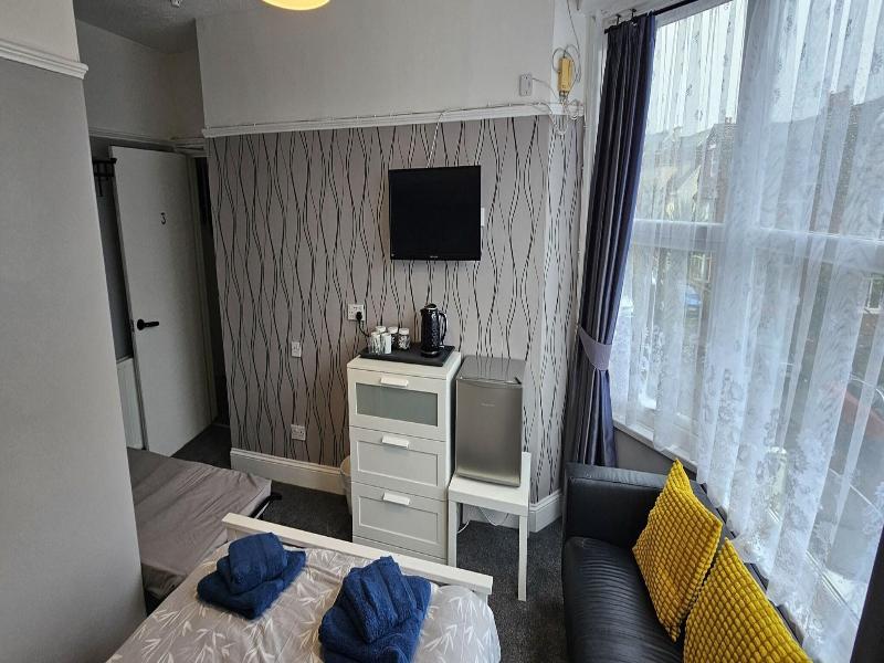 The Roslyn Hotel image