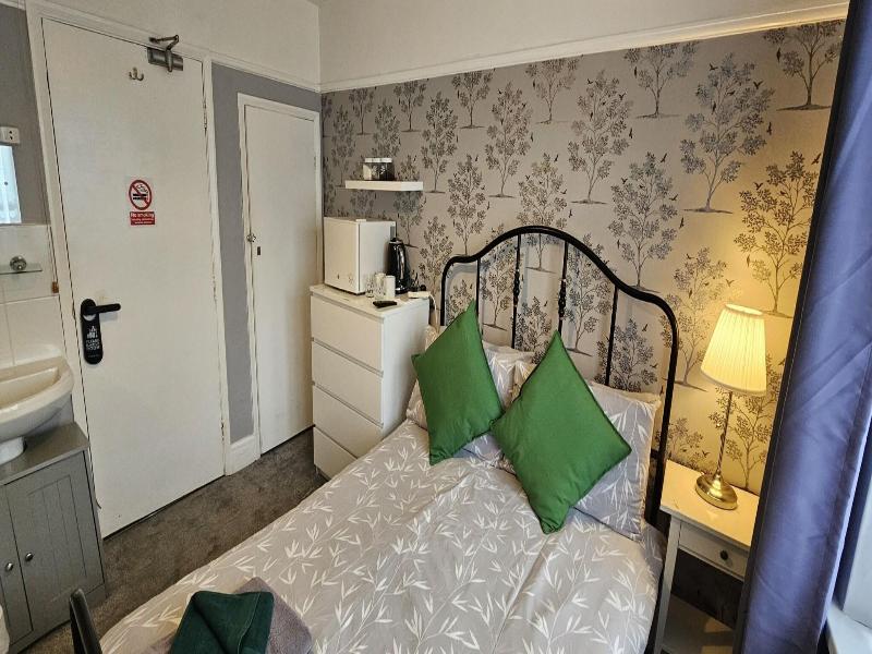 The Roslyn Hotel image