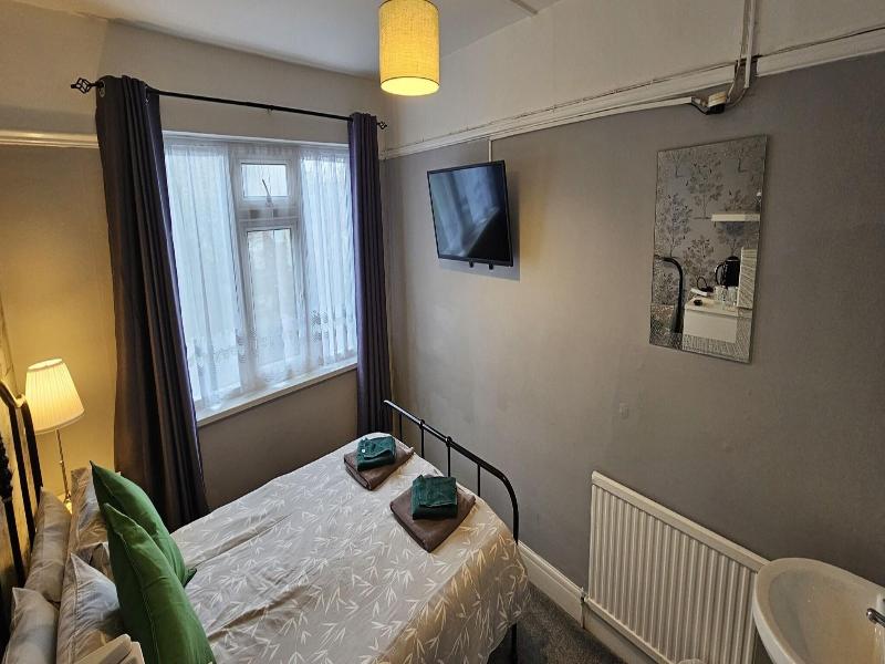 The Roslyn Hotel image