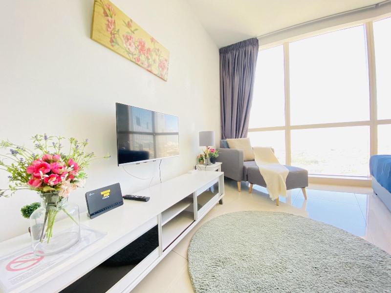 Chrisenbel Suites Pinnacle Pj image