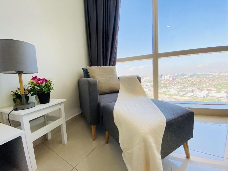 Chrisenbel Suites Pinnacle Pj image