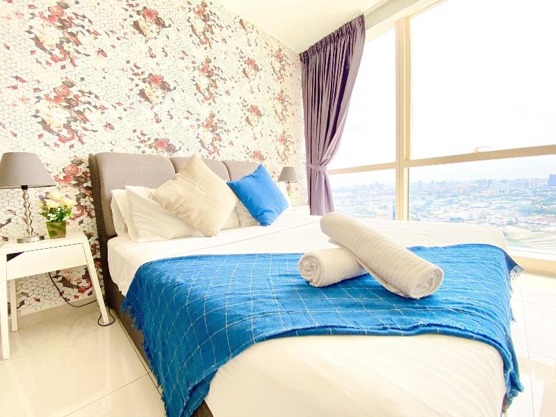 Chrisenbel Suites Pinnacle Pj image
