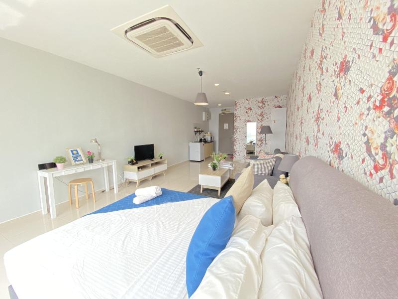 Chrisenbel Suites Pinnacle Pj image