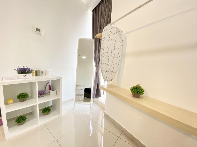 Chrisenbel Suites Pinnacle Pj image