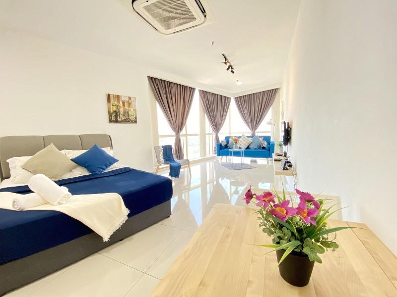 Chrisenbel Suites Pinnacle Pj image