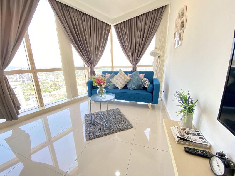 Chrisenbel Suites Pinnacle Pj image