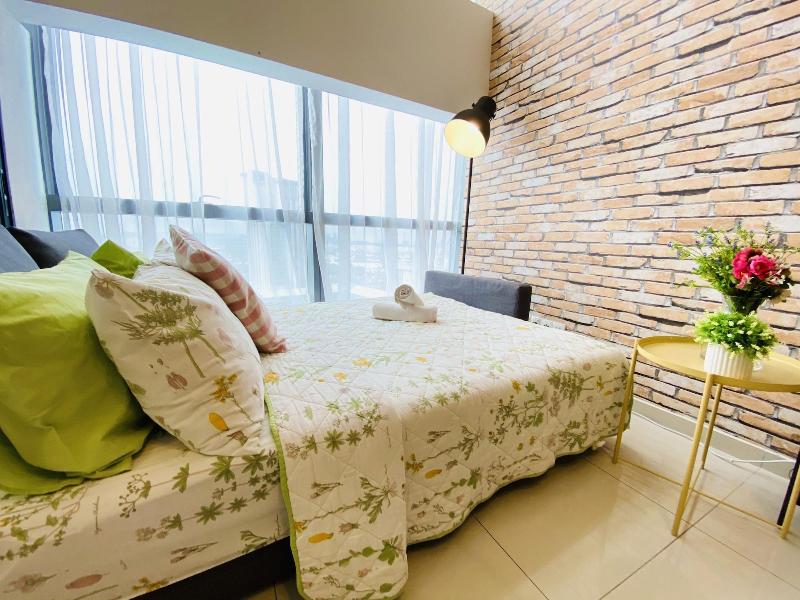Chrisenbel Suites Pinnacle Pj image
