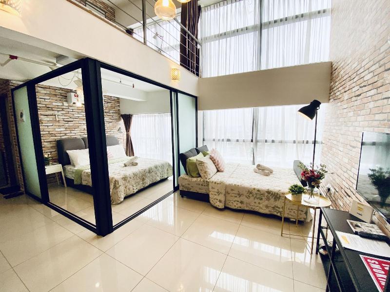 Chrisenbel Suites Pinnacle Pj image