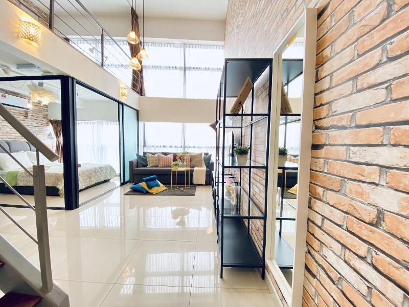 Chrisenbel Suites Pinnacle Pj image