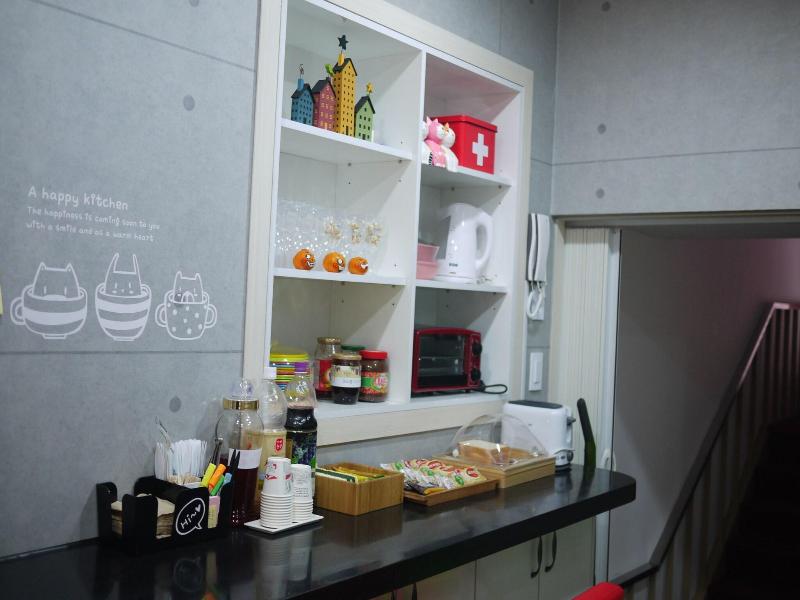 Ari House image
