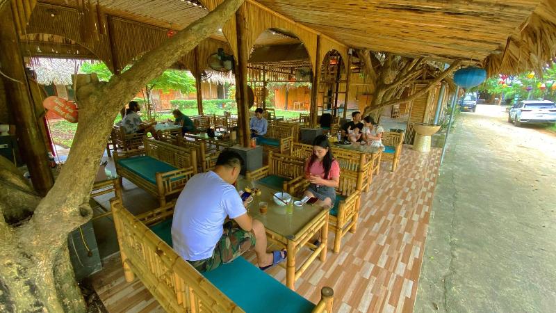 Quoc Khanh Bamboo Homestay image